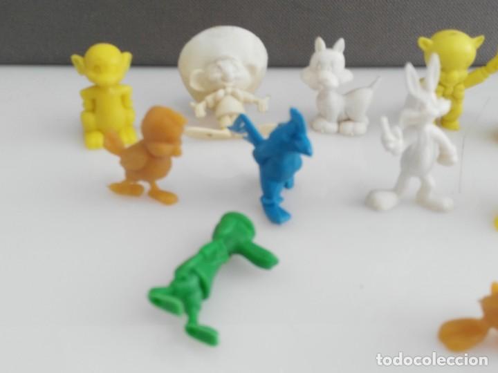 Figuras de goma y PVC: lote de dunkin  warner - Foto 2