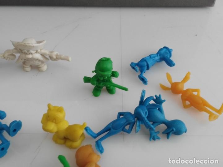 Figuras de goma y PVC: lote de dunkin  warner - Foto 2
