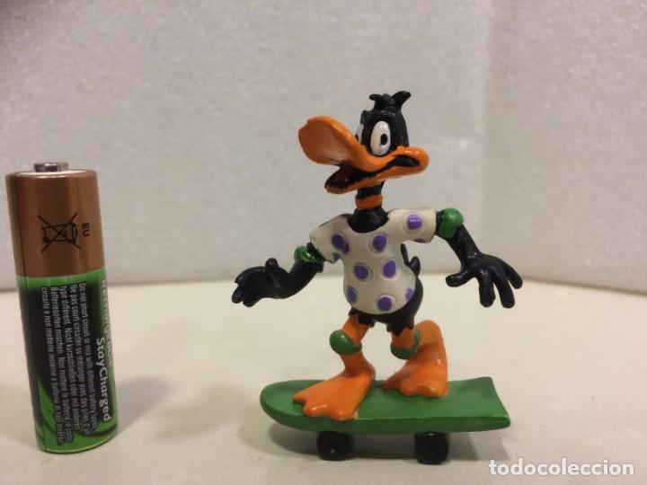 Figuras de goma y PVC: Comics Spain - Pato Lucas con monopatin - Foto 1