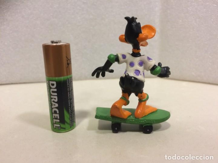 Figuras de goma y PVC: Comics Spain - Pato Lucas con monopatin - Foto 2
