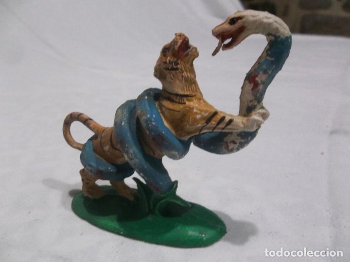 Figuras de goma y PVC: tigre luchando con serpiente - Foto 1