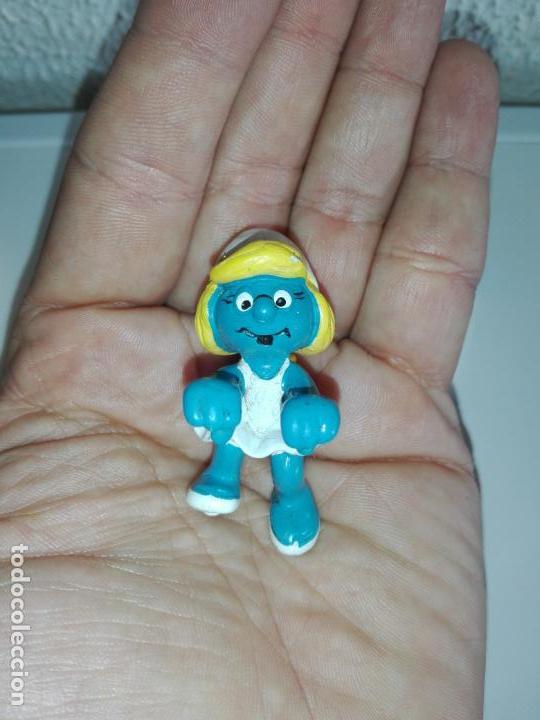 Figuras de goma y PVC: mu&ntilde;eco figura pitufina pitufos peyo 1982 cpp - Foto 1