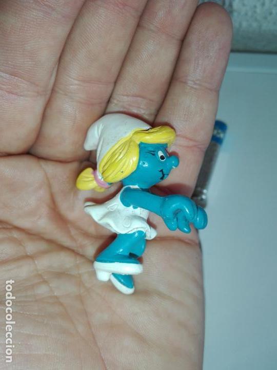 Figuras de goma y PVC: mu&ntilde;eco figura pitufina pitufos peyo 1982 cpp - Foto 2