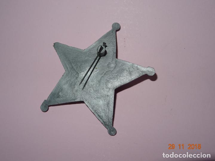 Figuras de goma y PVC: Antigua Estrella en Pl&aacute;stico de SHERIFF - Foto 2
