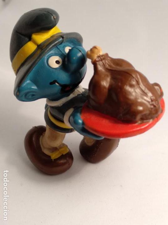 Figuras de goma y PVC: FIGURA PITUFO CON POLLO SCHELEICH 1983 - Foto 1