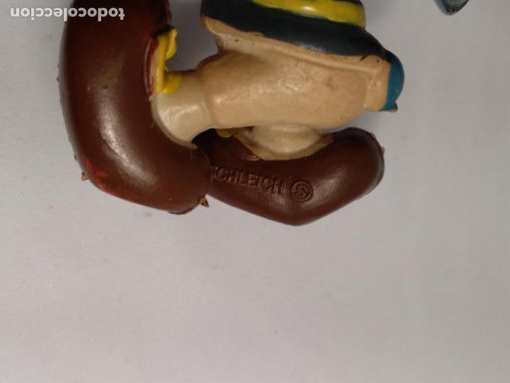 Figuras de goma y PVC: FIGURA PITUFO CON POLLO SCHELEICH 1983 - Foto 3