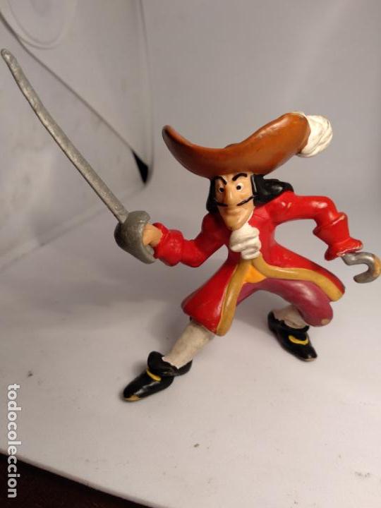 Figuras de goma y PVC: Figura marca bullyland peter pan capit&aacute;n Garfio - Foto 1