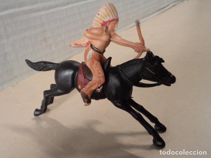 Figuras de goma y PVC: FIGURA DE PL&Aacute;STICO INDIO COMANCHE A CABALLO REAMSA - Foto 1