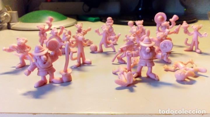 Figuras de goma y PVC: LOTE FIGURAS DUNKIN PANTERA ROSA - Foto 2