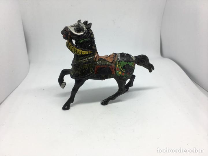 Figuras de goma y PVC: FIGURA CABALLO MEDIEVAL DE REAMSA - Foto 1