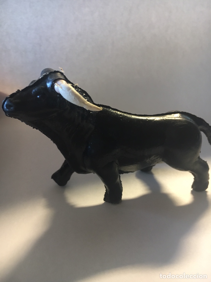 Figuras de goma y PVC: Toro pl&aacute;stico inflado - Foto 1