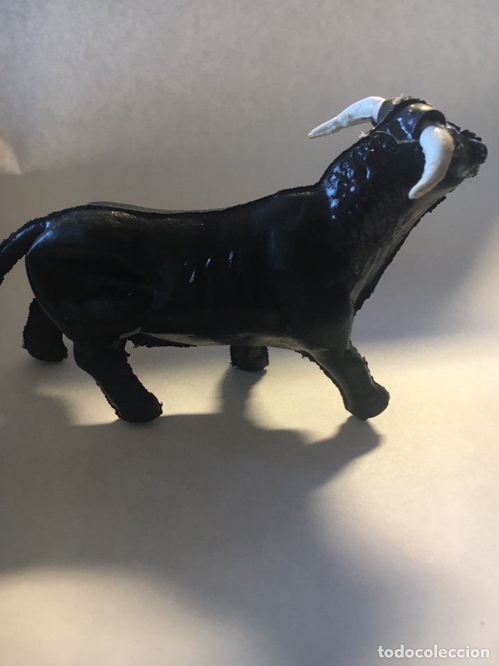 Figuras de goma y PVC: Toro pl&aacute;stico inflado - Foto 2