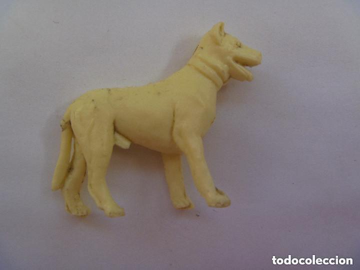 Figuras de goma y PVC: FIGURA DE DUNKIN : PERRO. - Foto 1