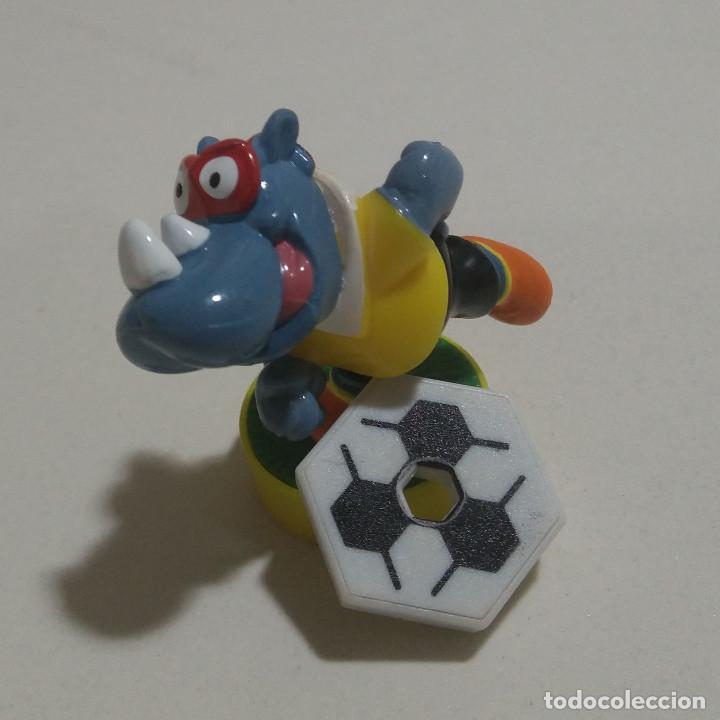 Figurines en Caoutchouc et PVC: futbolista kinder rinoceronte football futbol figura mu&ntilde;eco deportista deporte