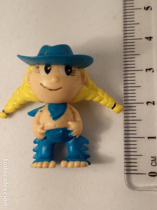 Rubber and PVC Figures: Figura pvc beb&eacute; Lucky Girls sobres sorpresa de Simba Dakota vaquera