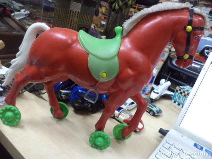 Figuras de Goma y PVC: Gran caballo de pl&aacute;stico marca PYP.Espa&ntilde;a a&ntilde;os 60.