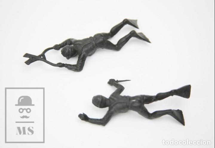 Gummi- und PVC-Figuren: 2 Figuras de Pl&aacute;stico - Submarinistas - Color Negro - A&ntilde;os 60 - Pech ?