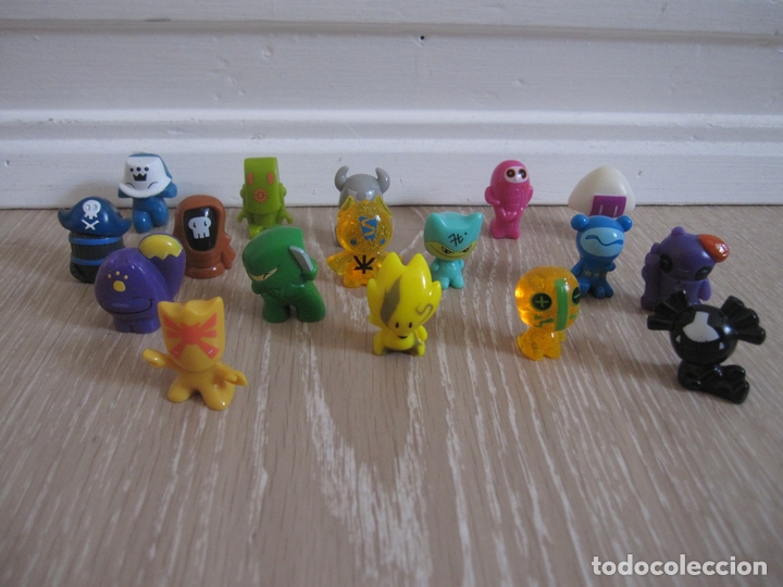 Gummi- und PVC-Figuren: 17 FIGURAS MAGIC BOX, LITTLE JAPS. 11 de Magic Box, y 6 de Little Japs