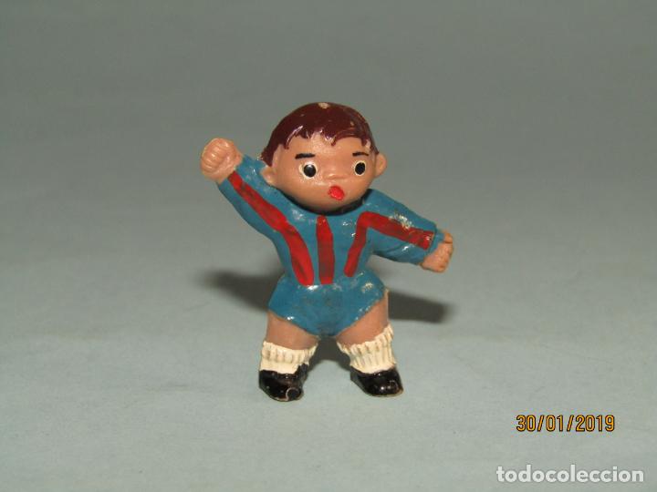 Figuras de Borracha e PVC: Antigua Figura de Rosc&oacute;n de Reyes en Pl&aacute;stico Cristalino - FUTBOLISTA BARCELONA - A&ntilde;o 1970s.