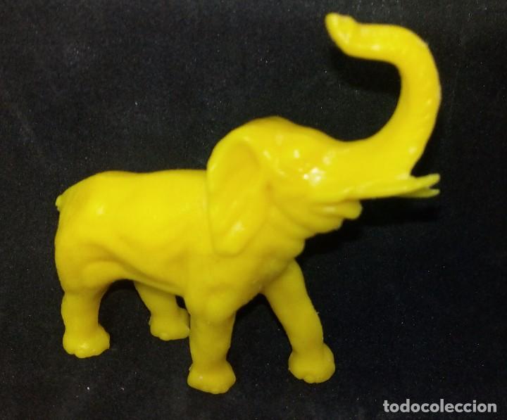 Rubber and PVC Figures: ELEFANTE COLOR AMARILLO