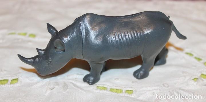 Figuras de goma y PVC: RINOCERONTE DE PLASTICO-GOMA - Foto 1