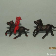 Figuras de Goma y PVC: ANTIGUOS CABALLOS Y VAQUERO COW BOY EN GOMA PINTADA - JECSAN REAMSA PECH. Lote 150072930
