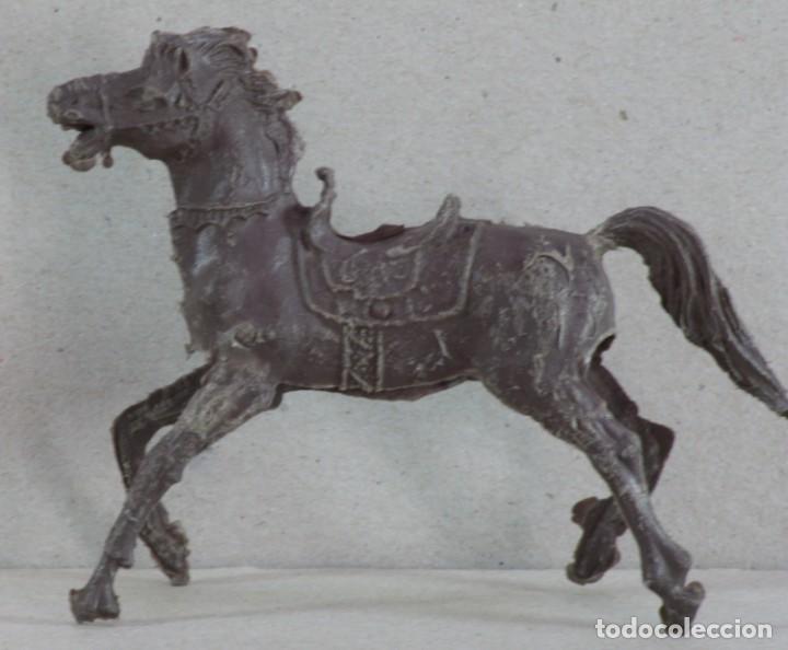 Figuras de goma y PVC: Caballos pl&aacute;stico - Foto 8