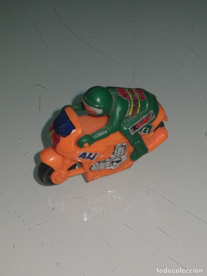 Figuras de goma Kinder: MOTO KINDER - Foto 1