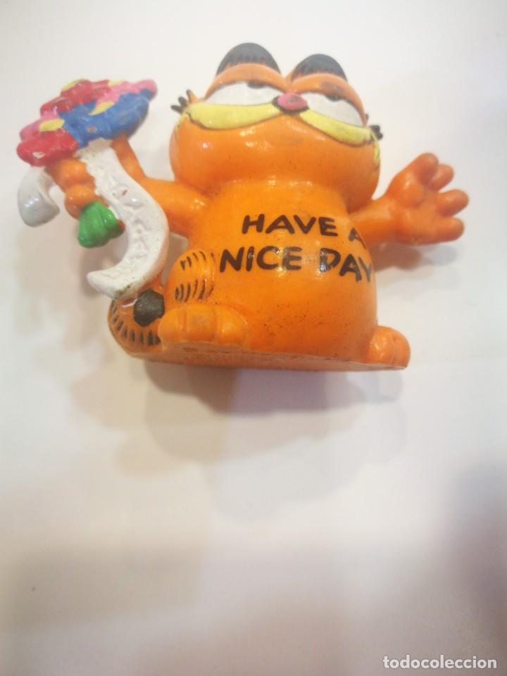Figuras de goma y PVC: Bully Garfield ramo de flores 1981 - Foto 1