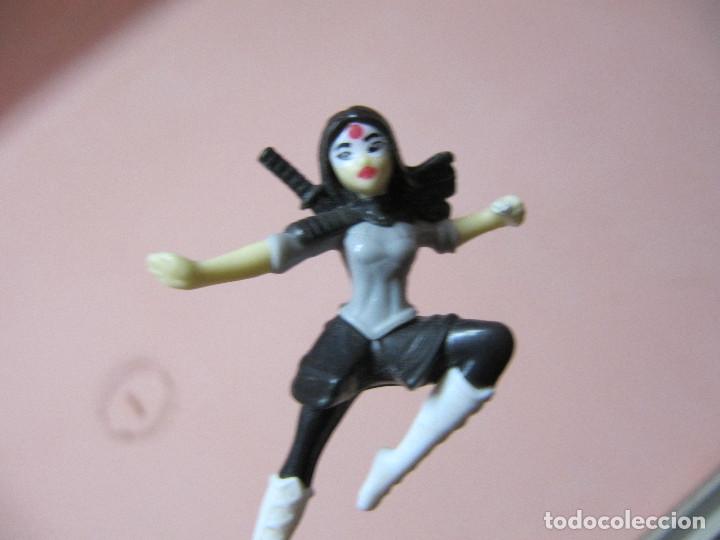 Rubber and PVC Figures: PEQUE&Ntilde;A FIGURA CHICA GUERRERA