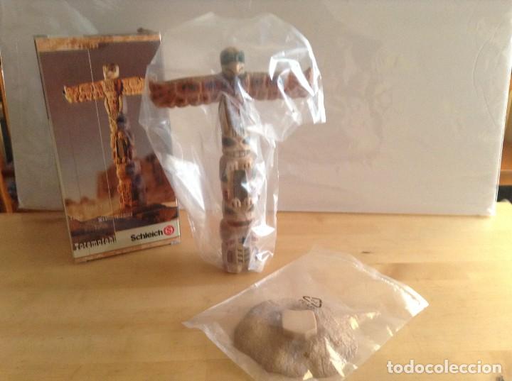 Figuras de goma y PVC: TOTEM SIOUX ,SCHLEICH.NUEVO. - Foto 3
