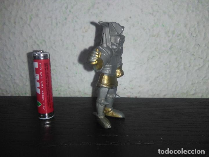Figuras de goma y PVC: Mu&ntilde;eco figura sylvan el valiente danone      Cpp3 - Foto 2