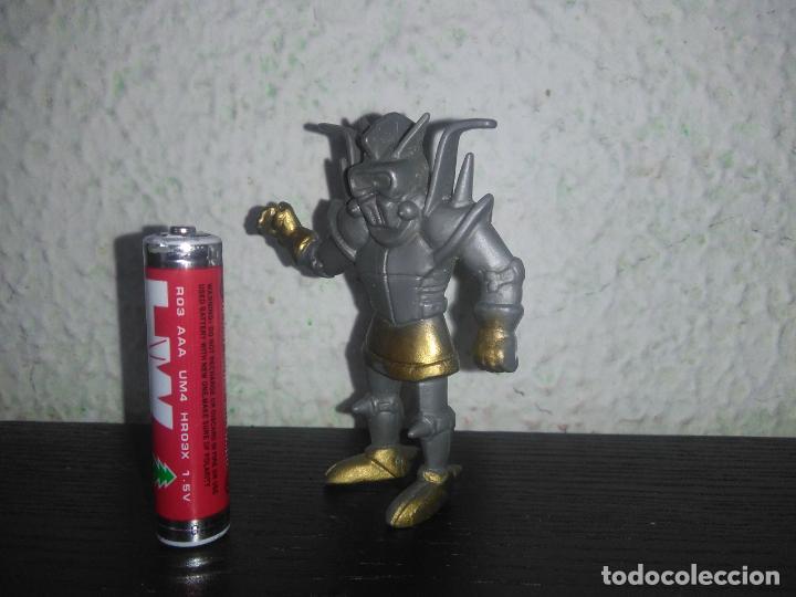 Figuras de goma y PVC: Mu&ntilde;eco figura sylvan el valiente danone      Cpp3 - Foto 4