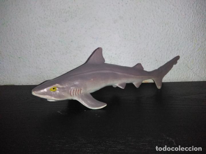 Figuras de goma y PVC: Mu&ntilde;eco figura tibur&oacute;n Ca2 - Foto 1
