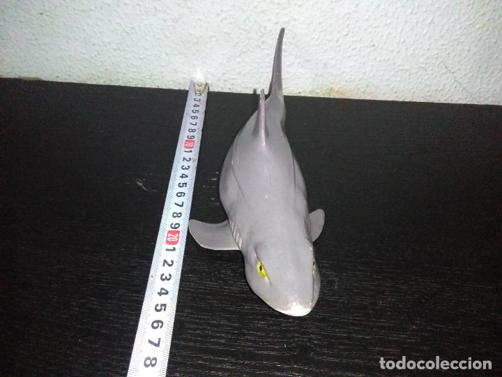 Figuras de goma y PVC: Mu&ntilde;eco figura tibur&oacute;n Ca2 - Foto 10