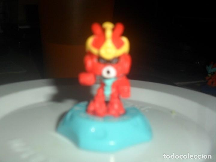 Figuras de Borracha e PVC: FIGURA COLECCION KOBOTS - N&ordm; 9 MAD CANINE 2013