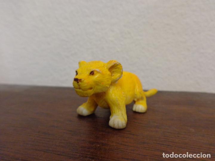 Figuras de goma y PVC: Figura Peque&ntilde;o Le&oacute;n Comansi - Foto 2