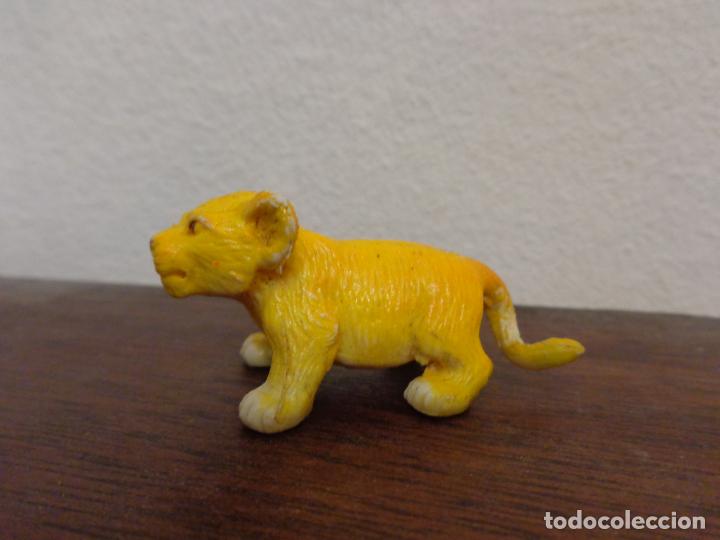 Figuras de goma y PVC: Figura Peque&ntilde;o Le&oacute;n Comansi - Foto 3