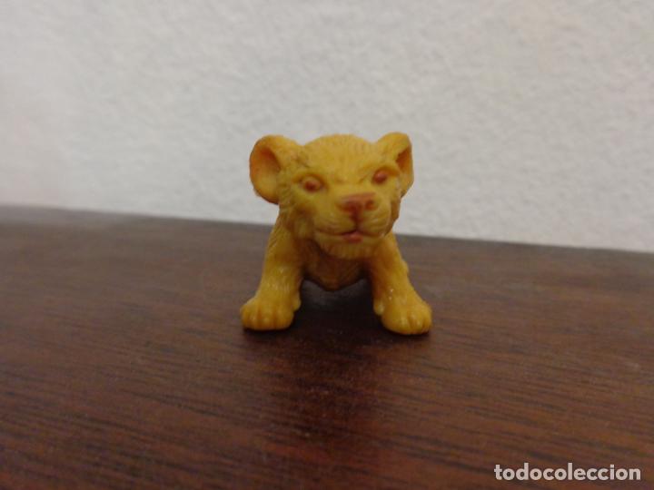 Figuras de goma y PVC: Figura Peque&ntilde;o Le&oacute;n Comansi - Foto 3