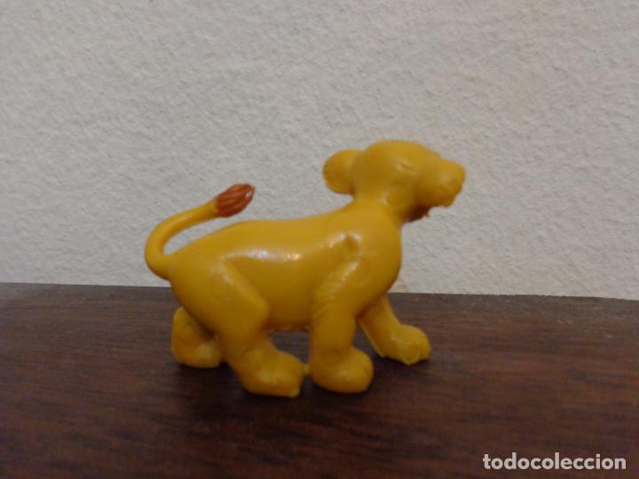 Figuras de goma y PVC: Figura Peque&ntilde;o Le&oacute;n Comansi - Foto 2