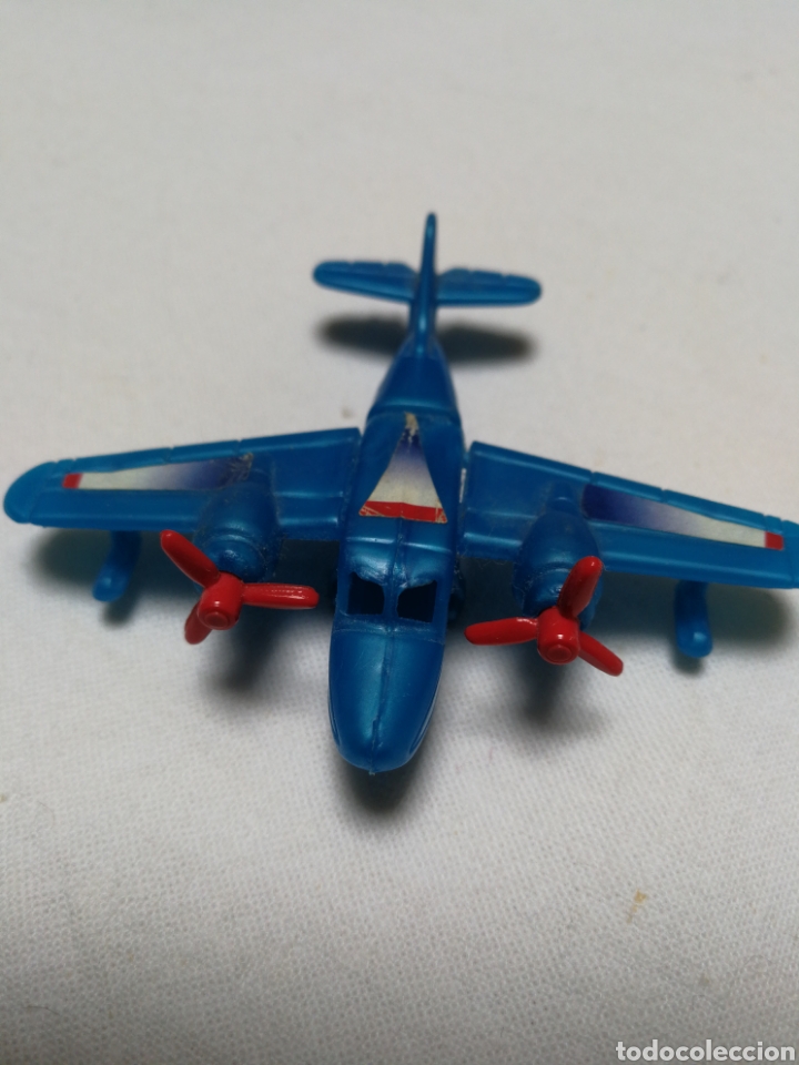 Figuras de goma Kinder: AVI&Oacute;N KINDER - Foto 2