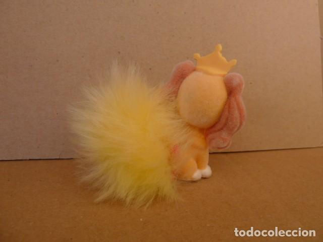 Figuras de goma y PVC: Figura perrita terciopelo - Foto 4