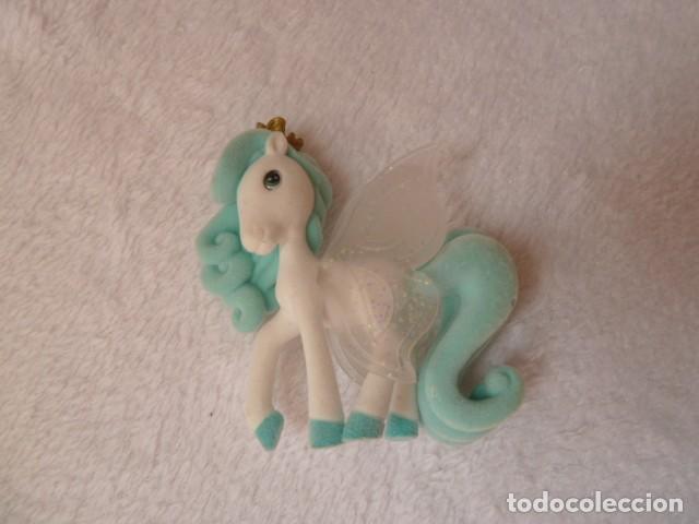 Figuras de goma y PVC: Caballo de terciopelo con alas. coleccionable - Foto 1