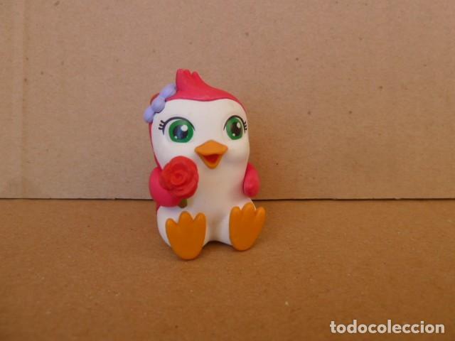Figuras de goma y PVC: Pinguino del arco iris. Magiki - Foto 1