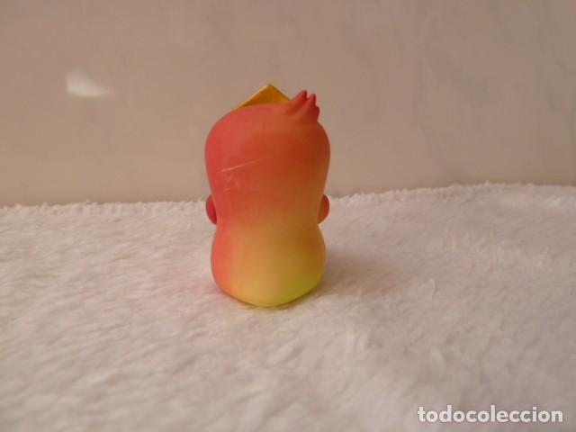 Figuras de goma y PVC: Pinguino del arco iris. Magiki - Foto 3