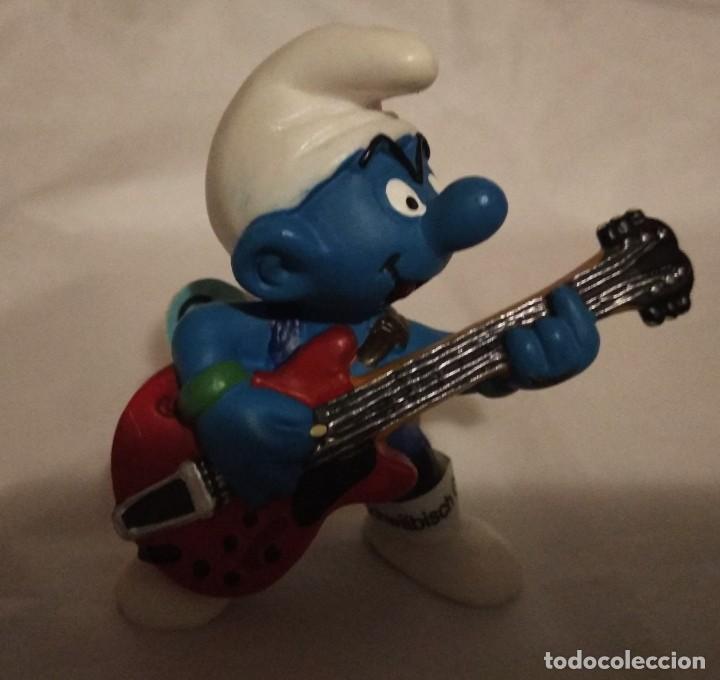 Figuras de goma y PVC: pitufo guitarrista smurfs - Foto 1
