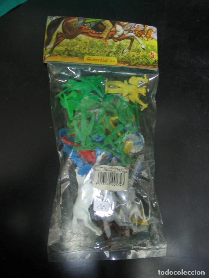 Figuras de goma y PVC: Blister de indios y Cawboys de Gomarsa - Foto 1