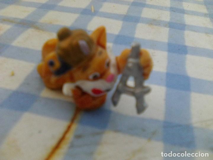 Figuras de Borracha e PVC: pvc vintage 1997 -. Gato egipcio arquitecto o aparejador - Kinder ferrero. - 2,5 por 4 cms aprox.