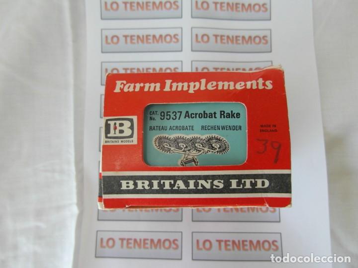 Figuras de goma y PVC: accesorio para tractor BRITAINS LTD ACROBAT RAKE - Foto 6