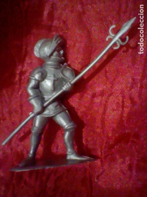 Gummi- und PVC-Figuren: SOLDADO MEDIEVAL CRUZADO COLONIAS ARMADURA LANZA ESPA&Ntilde;A PLASTICO PLATEADO W GERMANY *